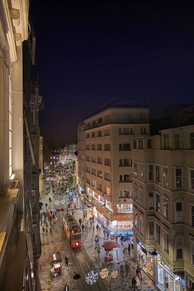 undefined Richmond Istanbul 3