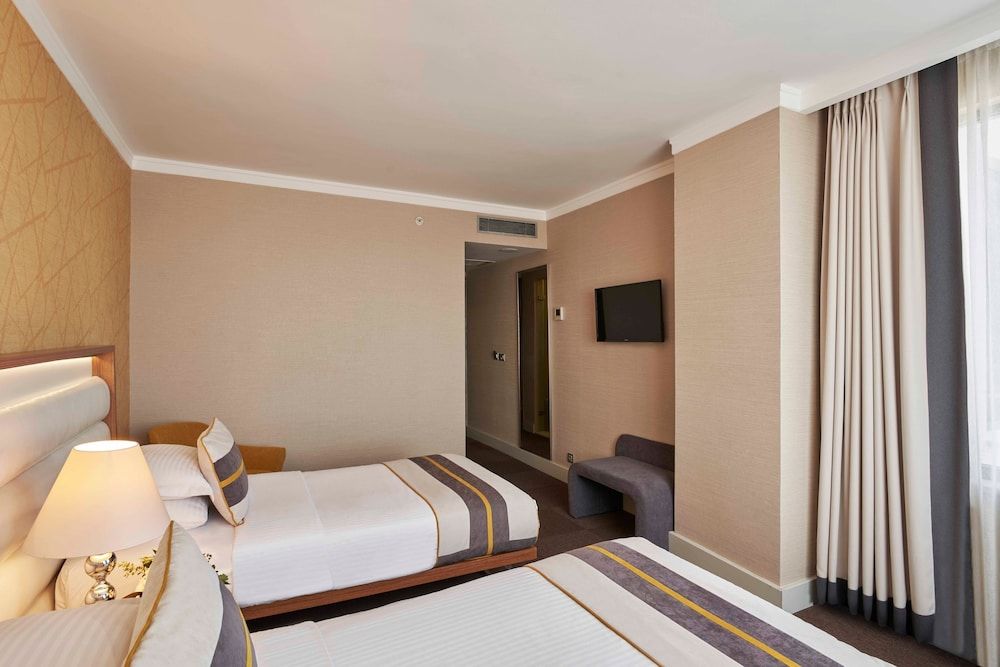 undefined Richmond Istanbul 8