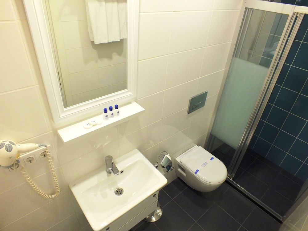 Star Holiday Hotel Economy Double Room 7