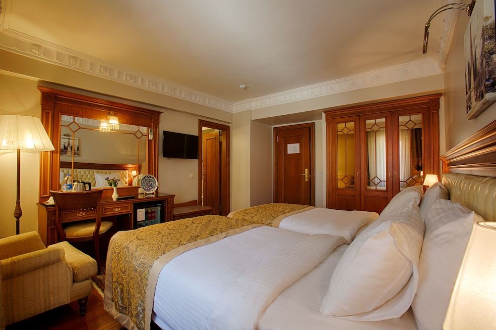 Sumengen Hotel Superior Double Room 2