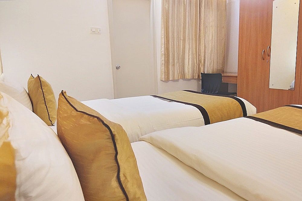 undefined OYO 2266 Gokul Heritage 6