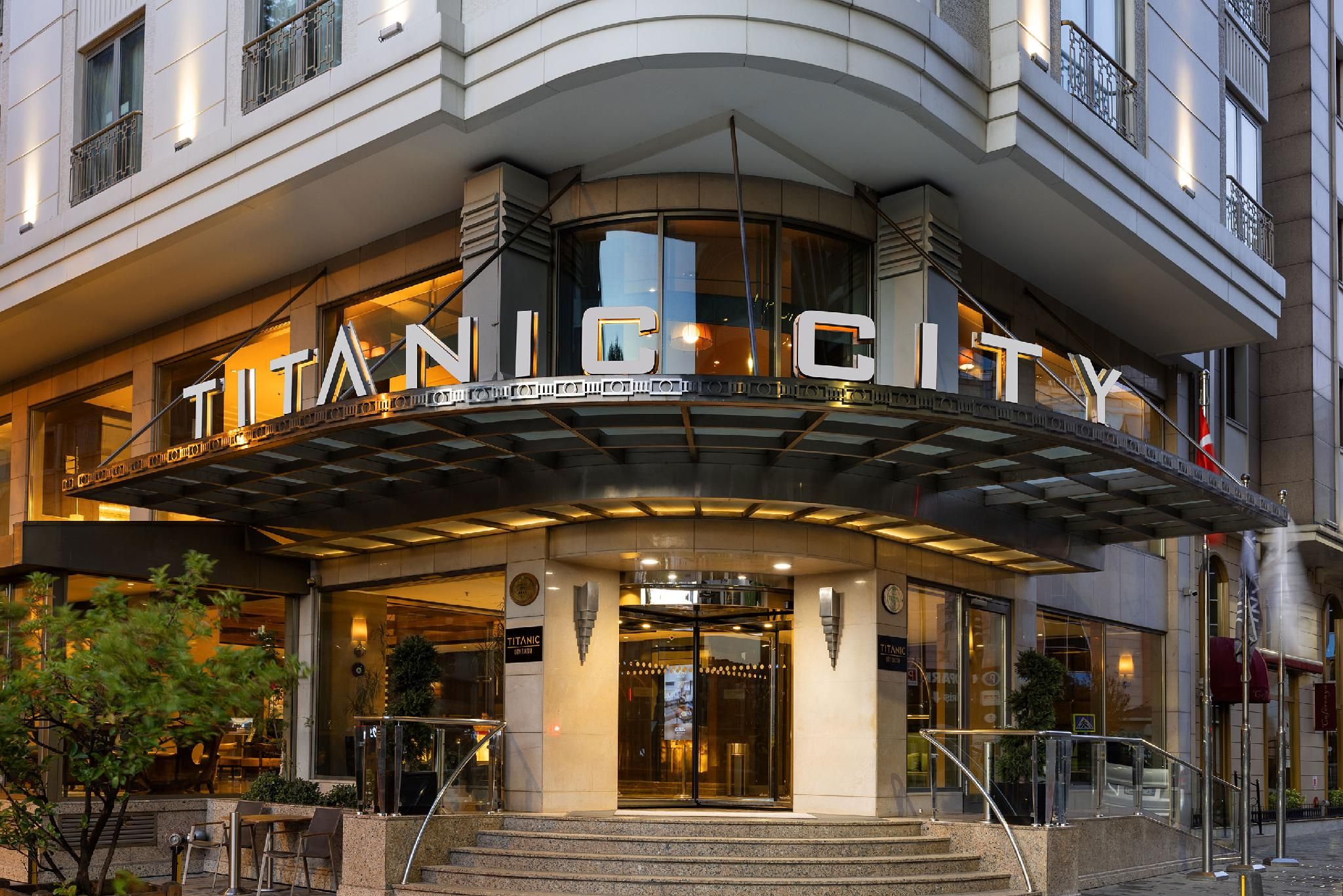 undefined Titanic City Taksim 3