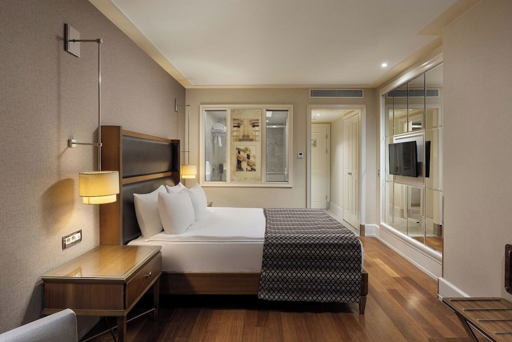 Titanic City Taksim Superior Room 6