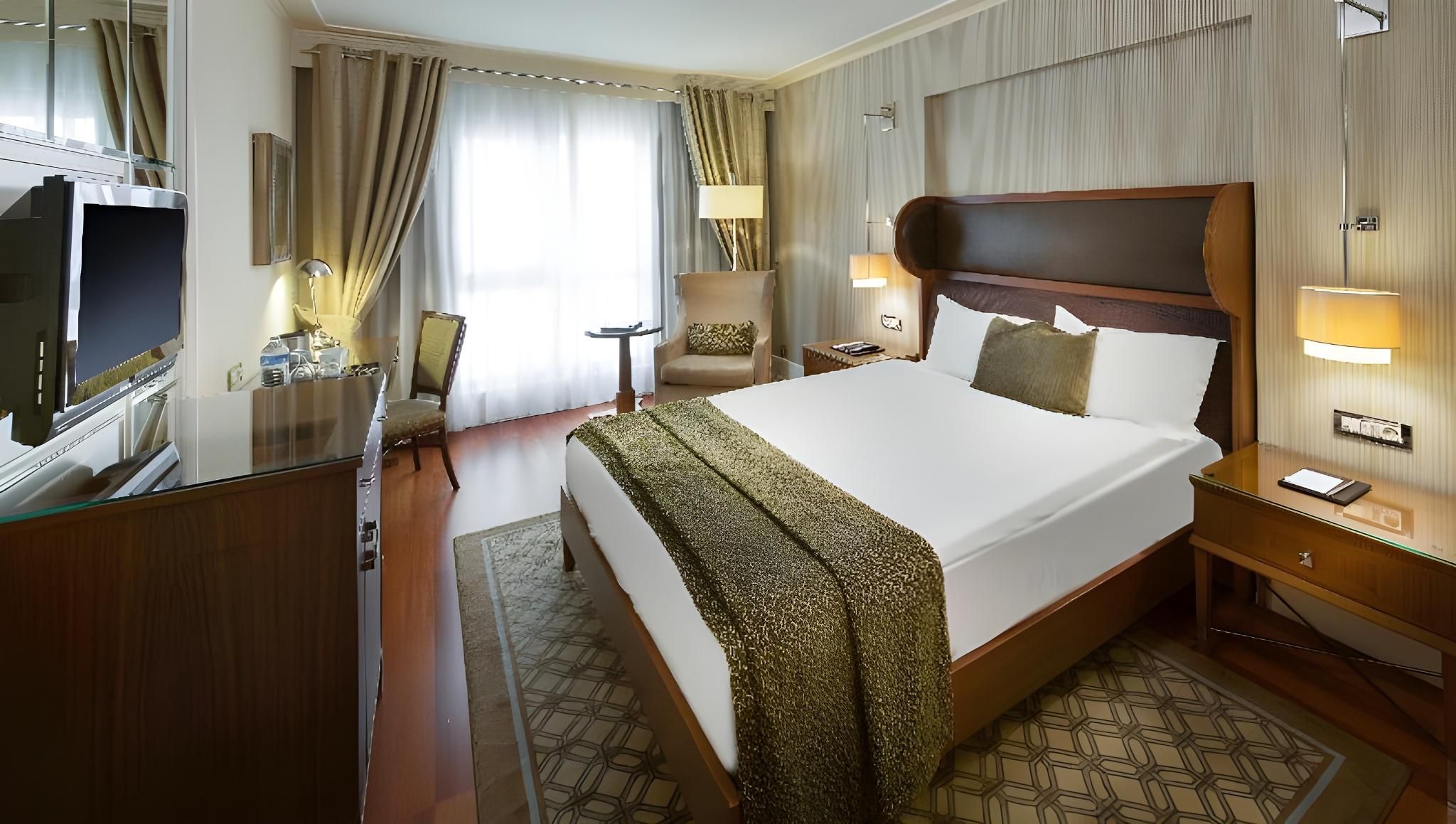 Titanic City Taksim Superior Room 8