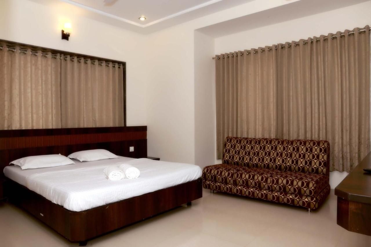undefined Hotel Sai Ramanand 5