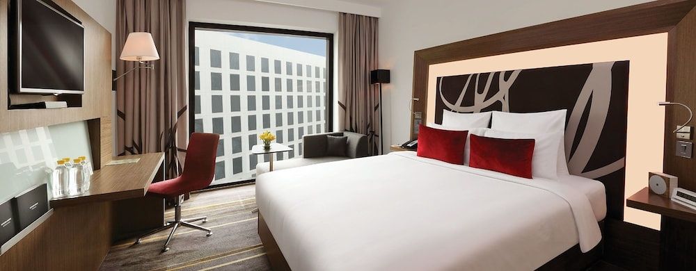 Novotel New Delhi Aerocity Hotel Standard Room, 1 King Bed