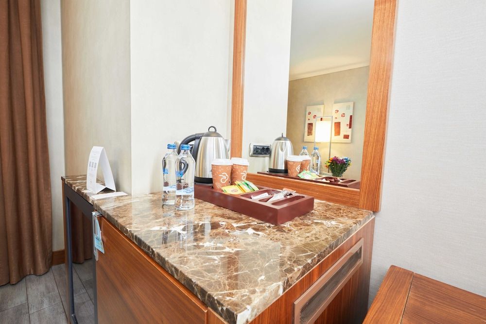 Dedeman Konya Hotel And Convention Center Deluxe Room, 1 King Bed 5