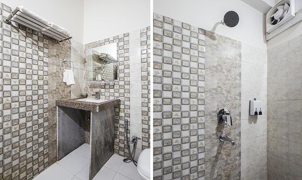 Hotel Royal Dezire Deluxe Room 24