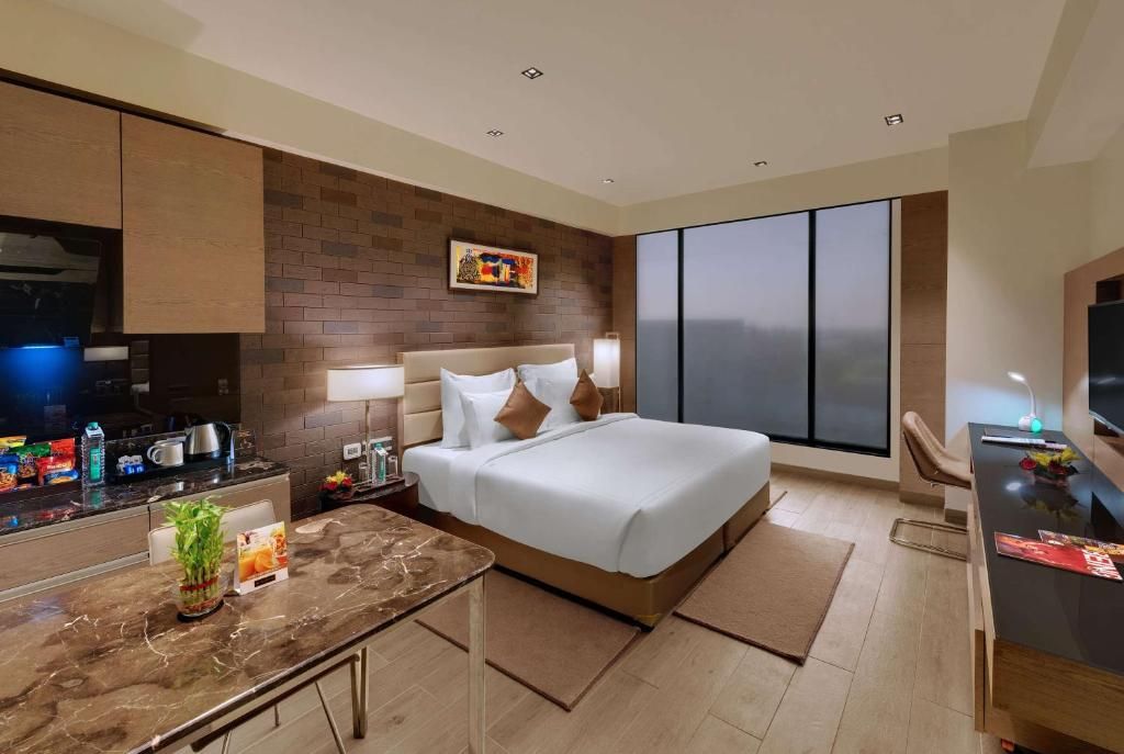 Deluxe Room, Accessible, Non Smoking (Mobility, City or Garden View)