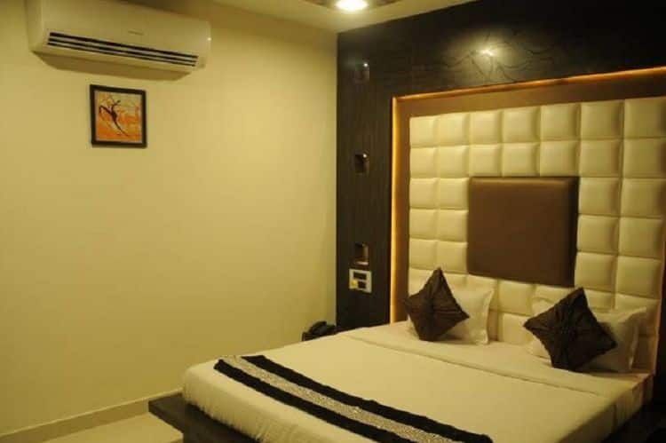 The Jewel's Hotel DELUXE ROOM 6