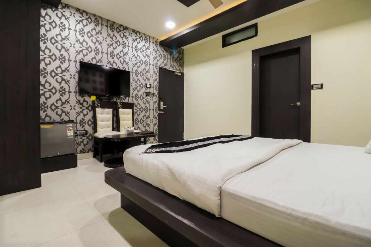 The Jewel's Hotel DELUXE ROOM 15