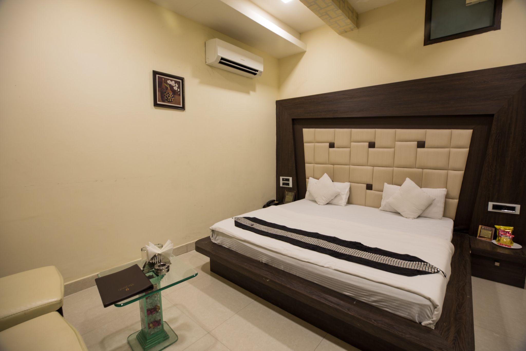 The Jewel's Hotel DELUXE ROOM 18