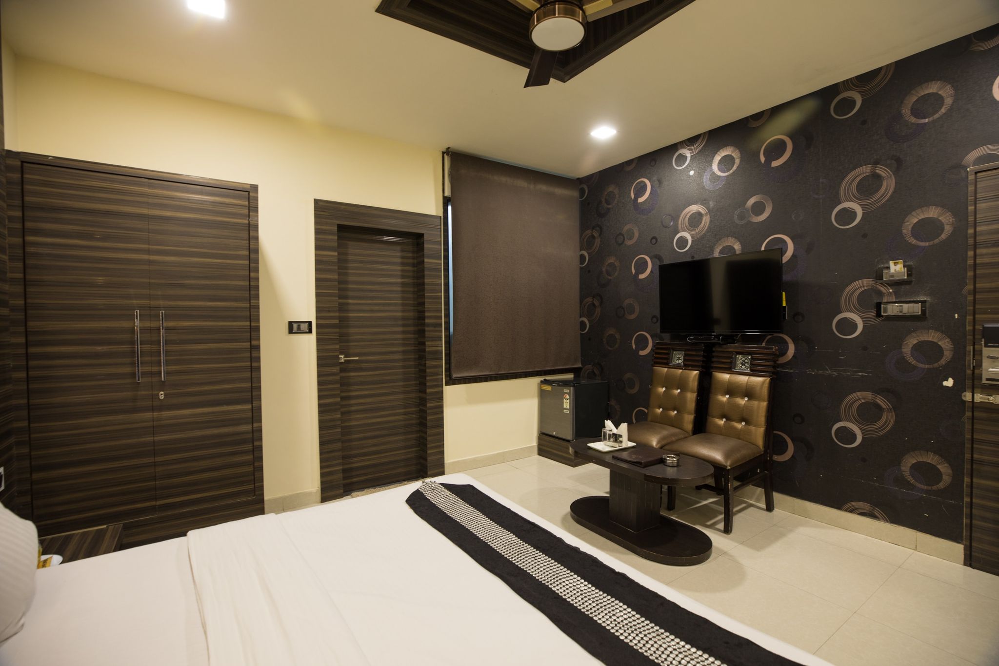 The Jewel's Hotel DELUXE ROOM 4