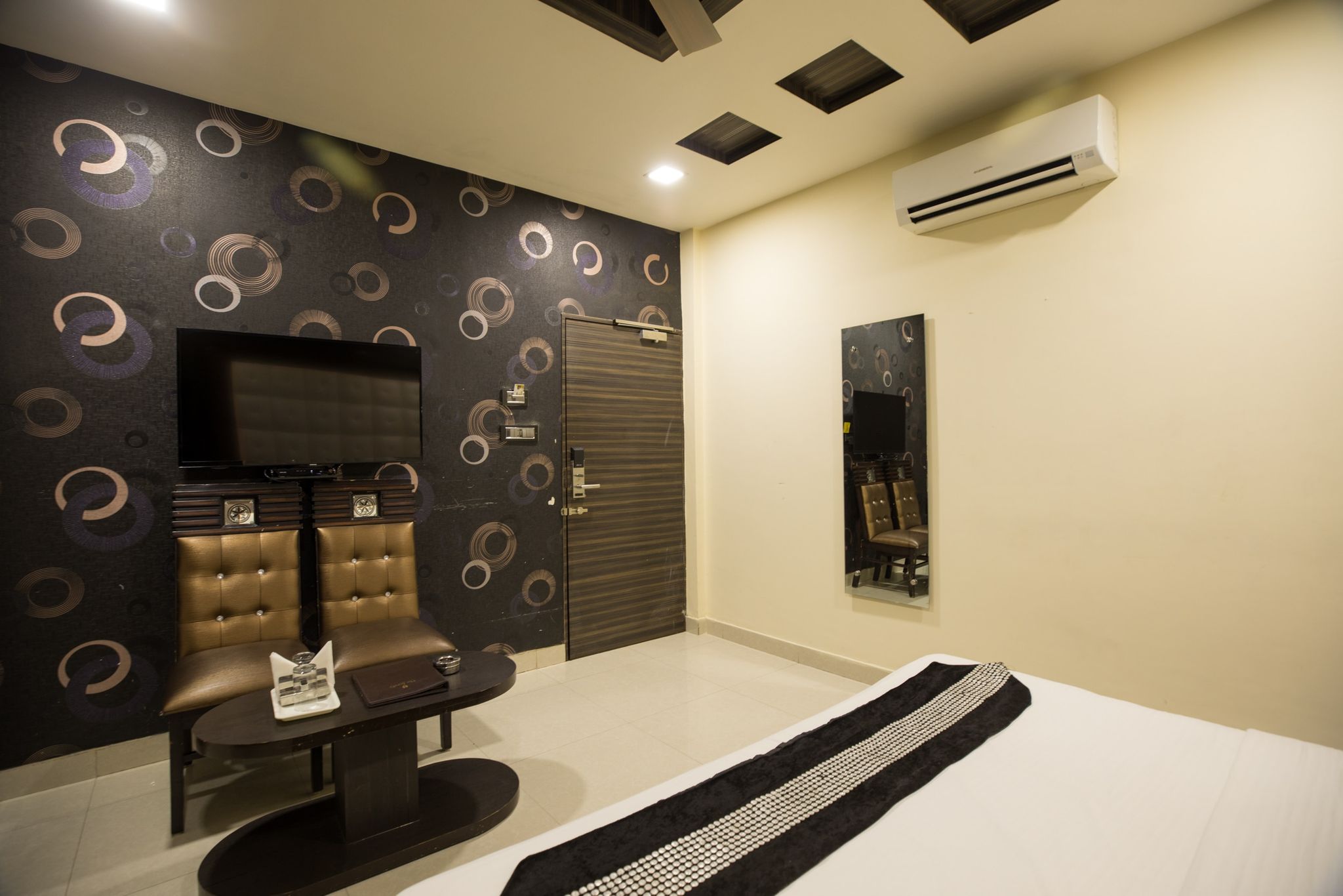 The Jewel's Hotel DELUXE ROOM 31