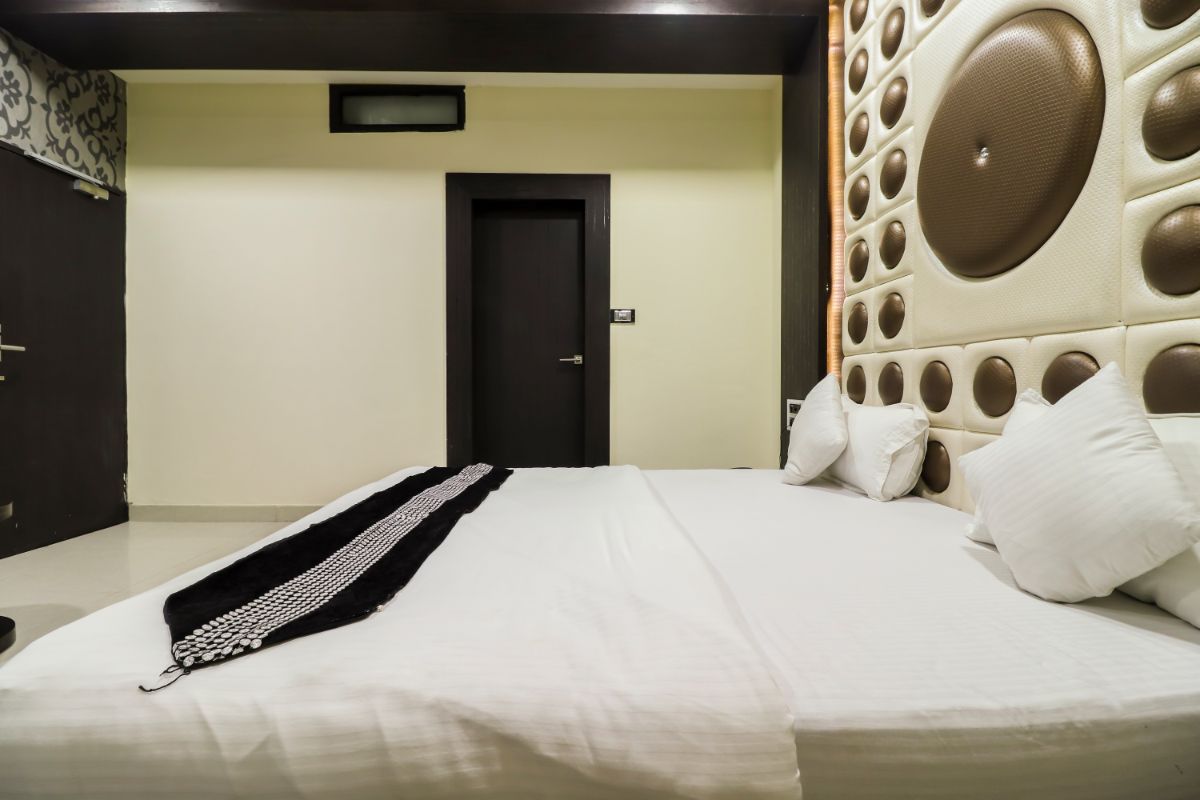 The Jewel's Hotel DELUXE ROOM 10