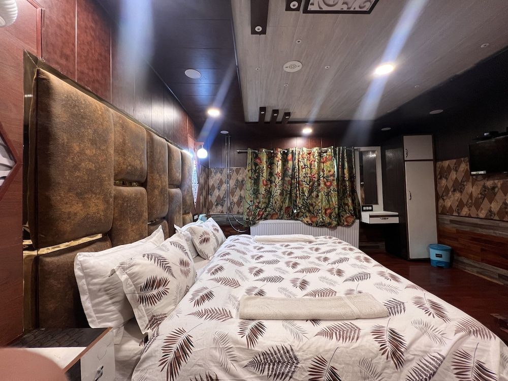 Deluxe Room with Balcony