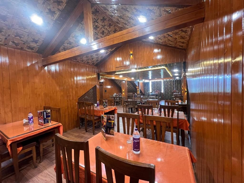 Food & Dining