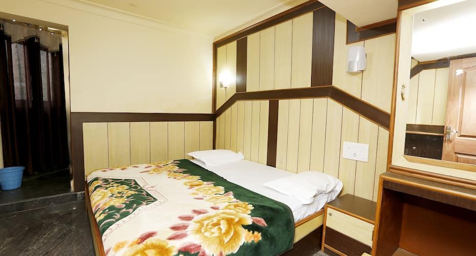 deluxe Double Bedroom