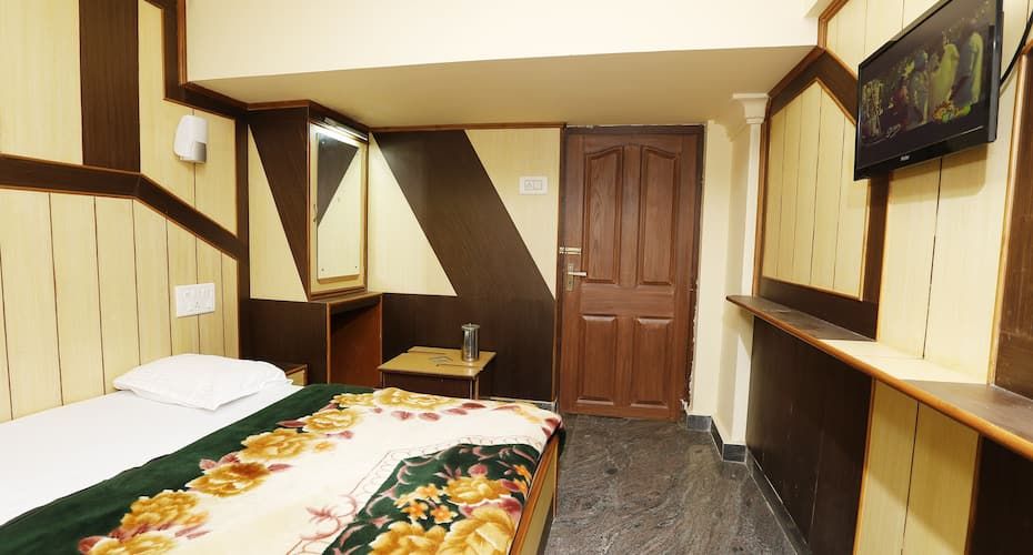 Deluxe Double Bedroom