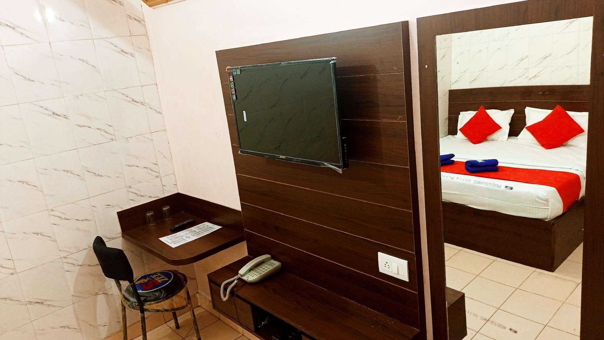 Deluxe Air Conditioning Room