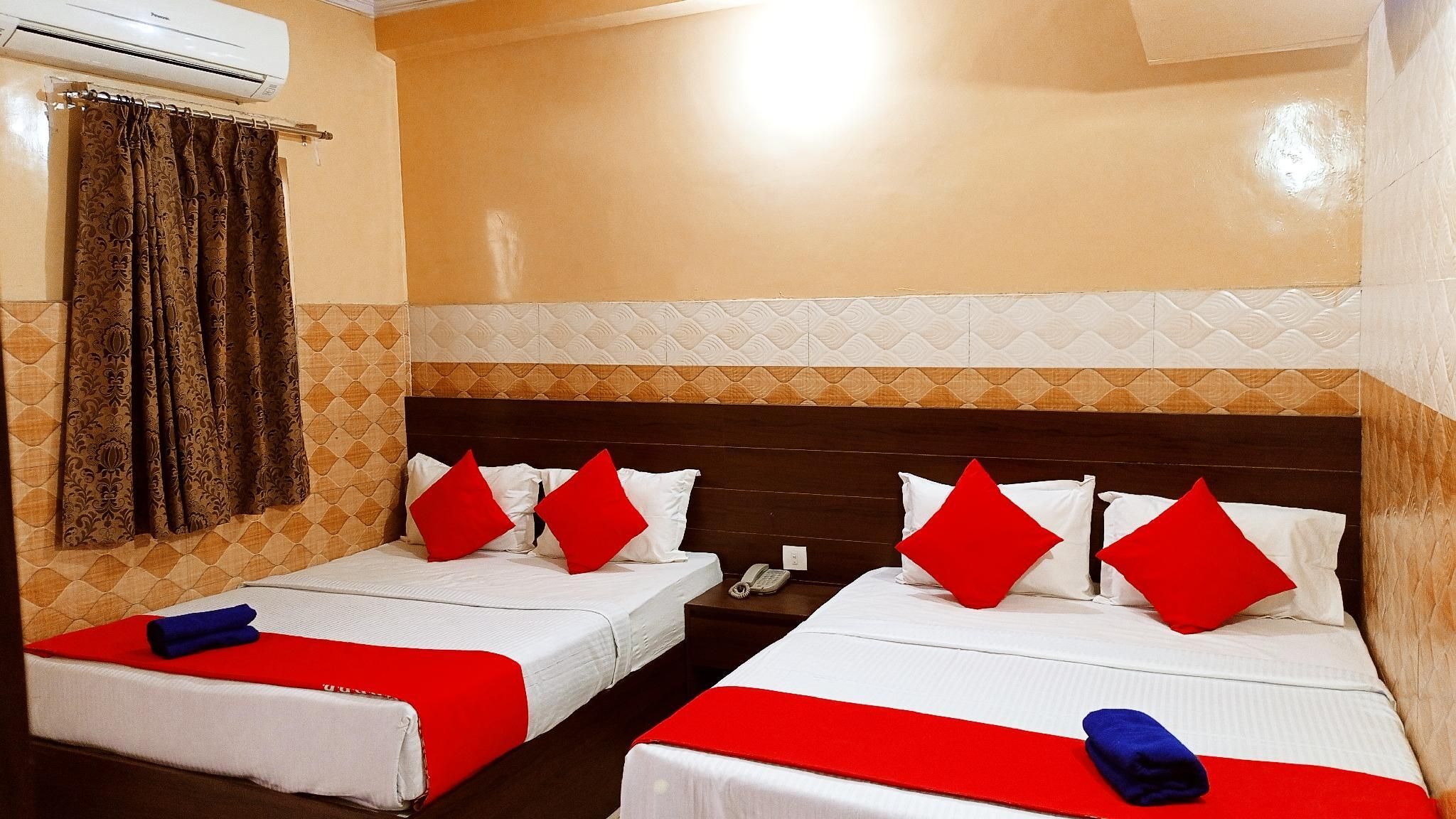 undefined Om Palace Hotel 5