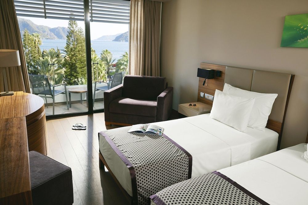 Standard Double Room, Multiple Beds (Limited Sea view)