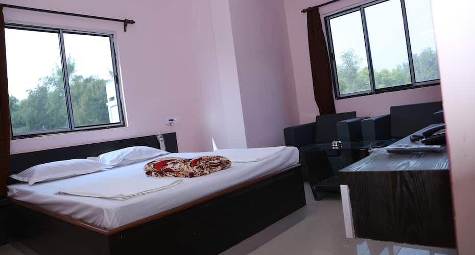 undefined Hotel Parijayee 7