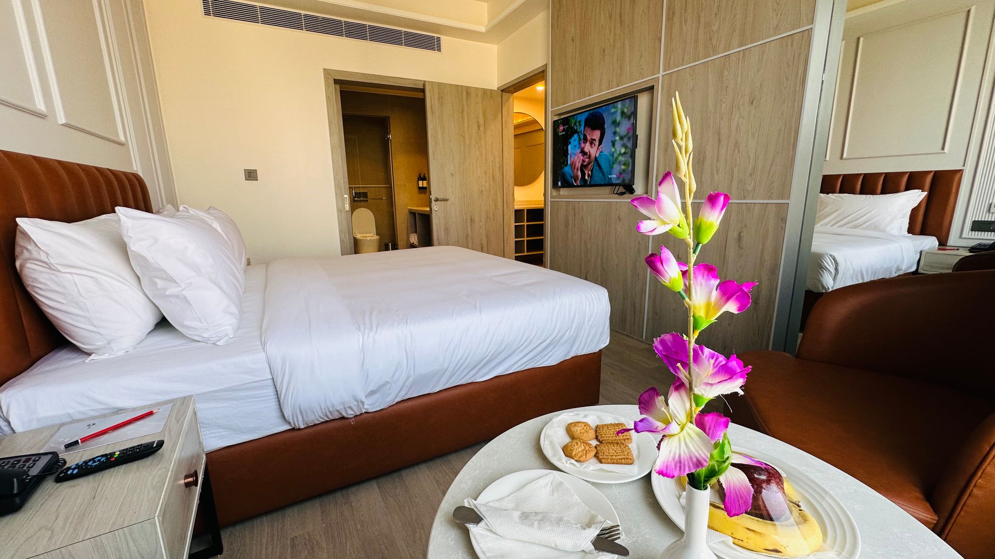 Suite Room- Enjoy Happy Hour 1+1 mocktail 11am-7pm