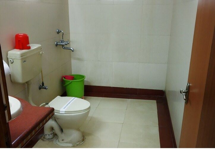 Micro Continental Executive AC - Twin Bed 4