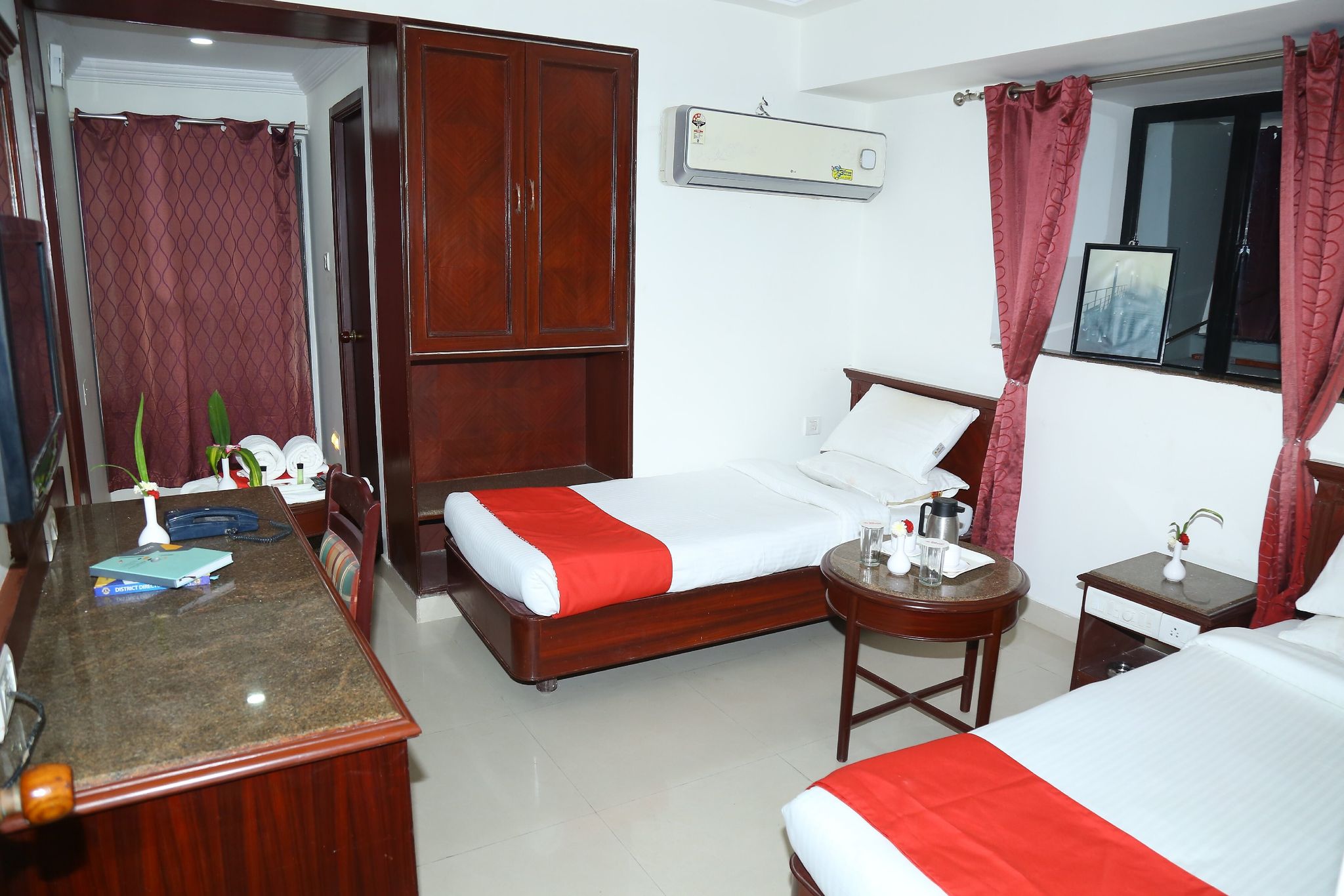 Hotel Saroj Krishna Deluxe AC Room 3