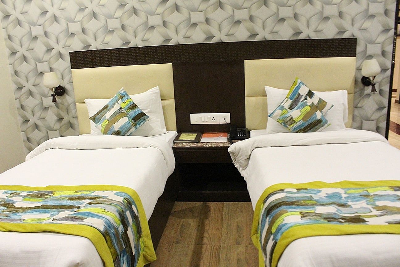 Hotel Golden Apple Deluxe Double Room 3