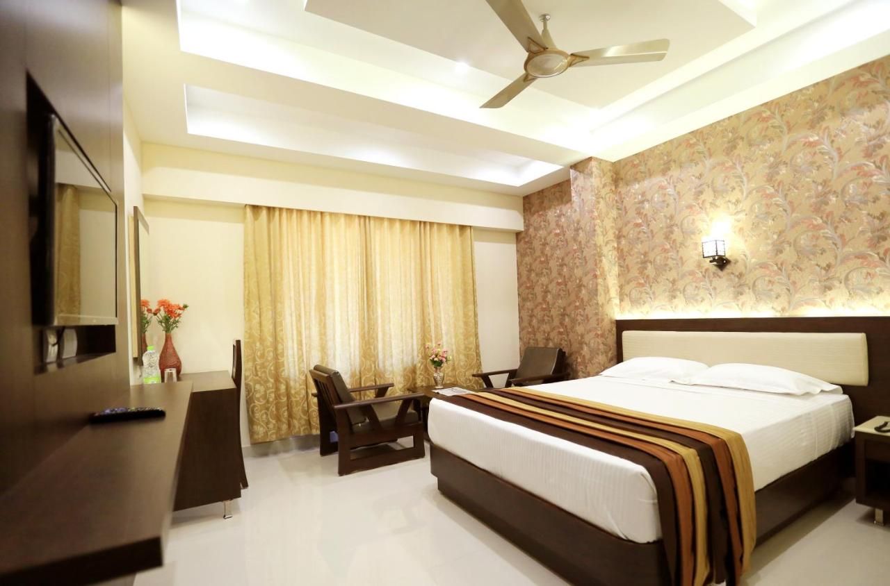 Hotel Deepam Deluxe Double Room 2