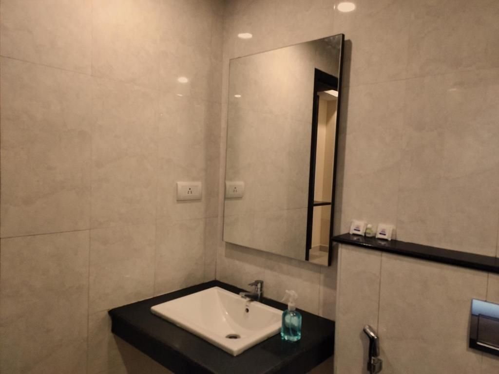 Hotel Deepam Deluxe Double Room 3