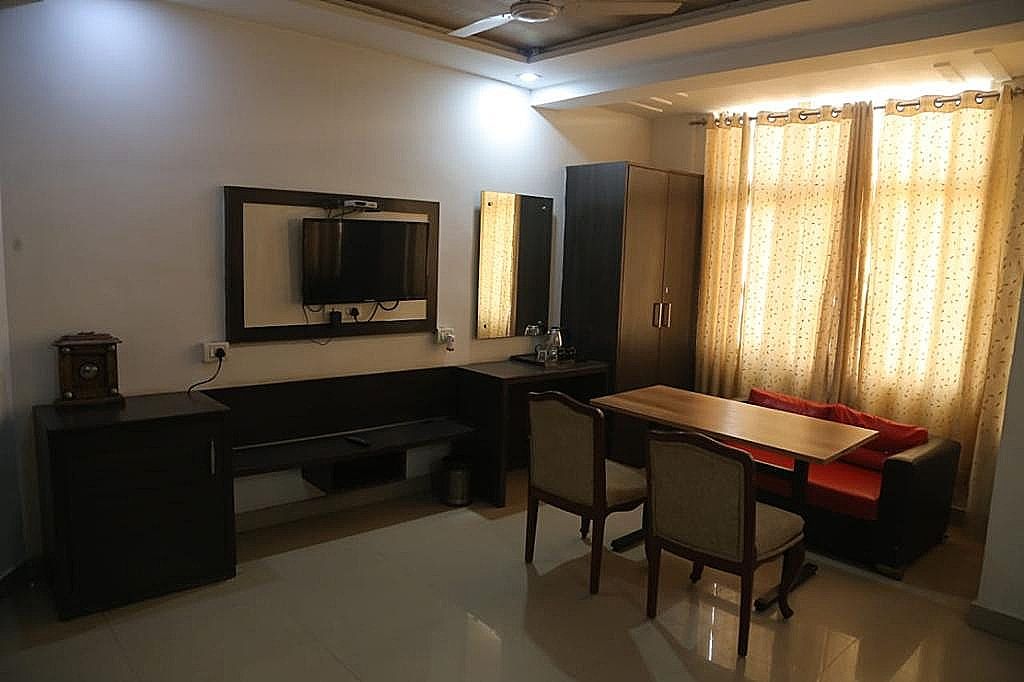 Hotel City Square and Suites