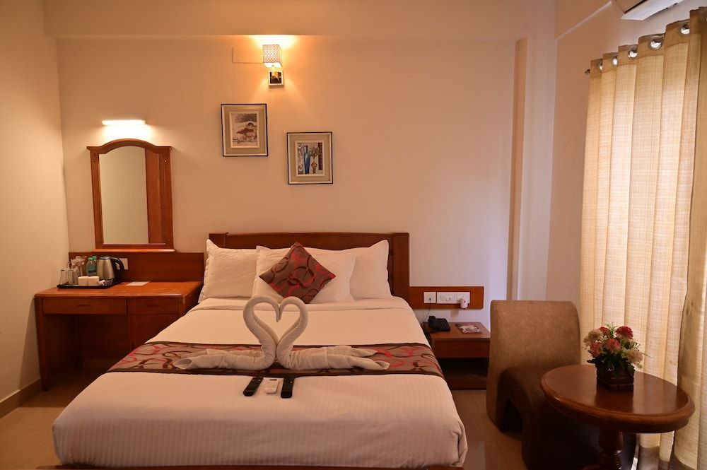 Grand Cascade Classic Room 2