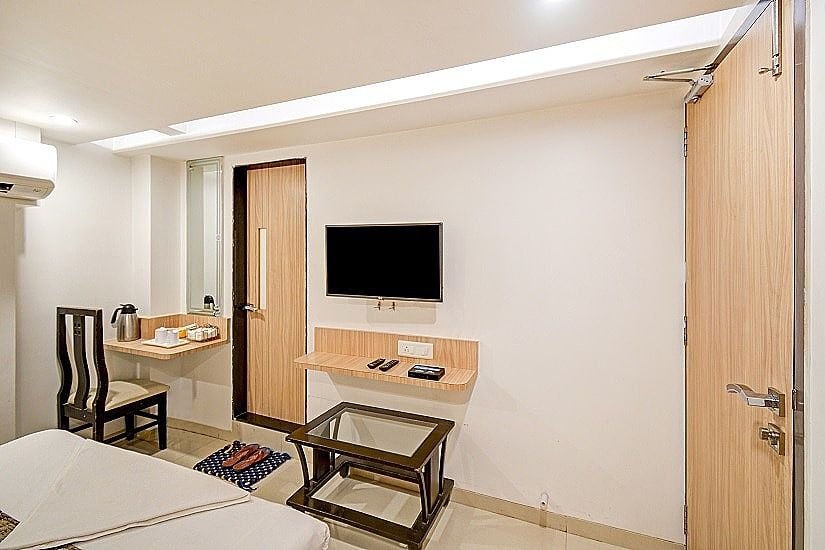 Hotel One Up Deluxe Double Room 8