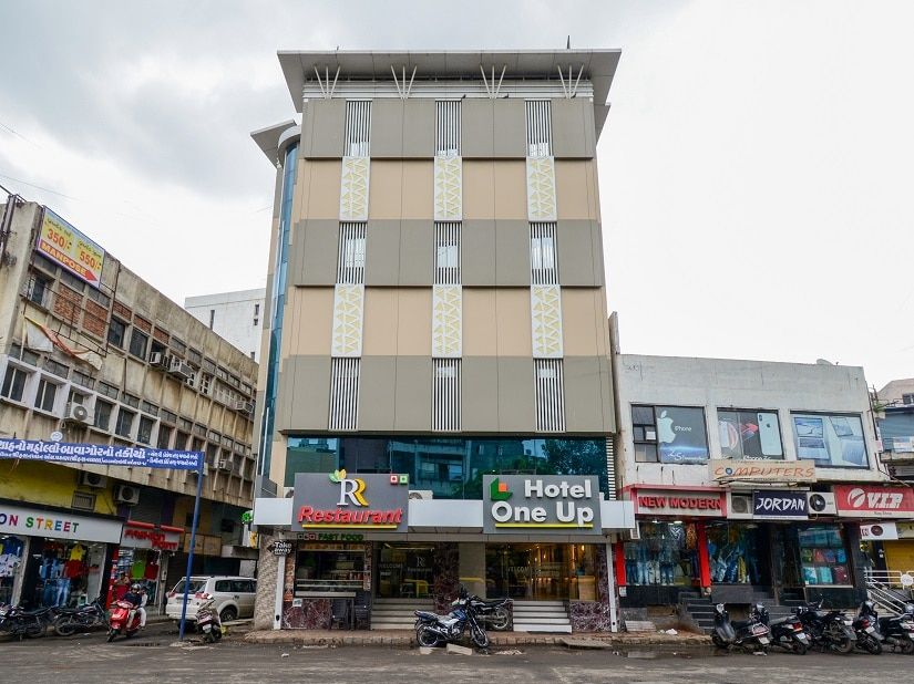 Hotel One Up