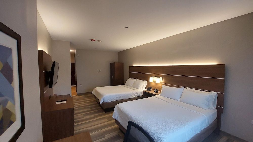 Standard Room, 2 Queen Beds, Accessible (Communications)