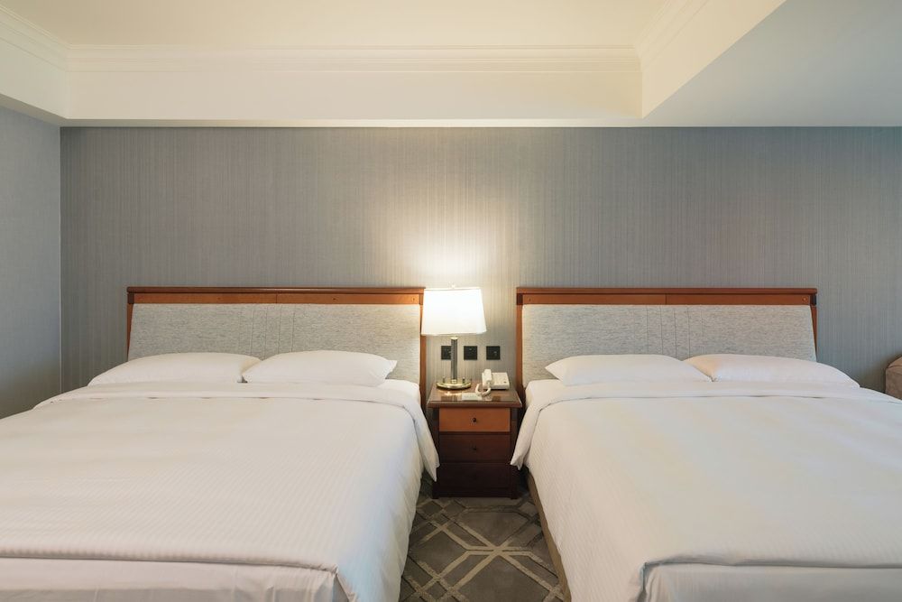 Deluxe Family Room, 2 Queen Beds