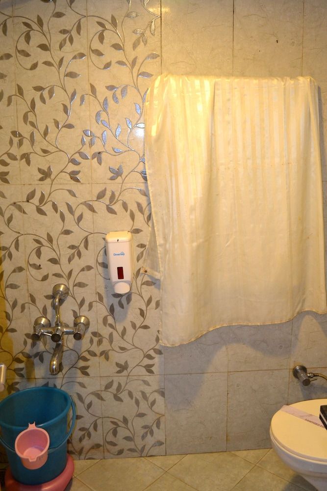 Hotel Swagat Deluxe Double Room 23