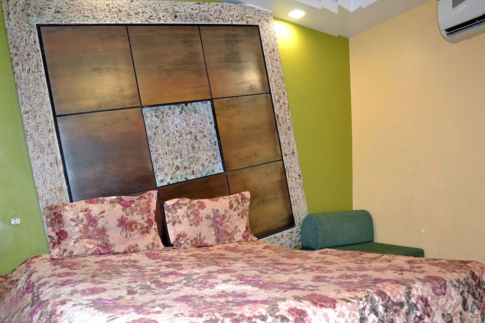 Hotel Swagat Deluxe Double Room 12