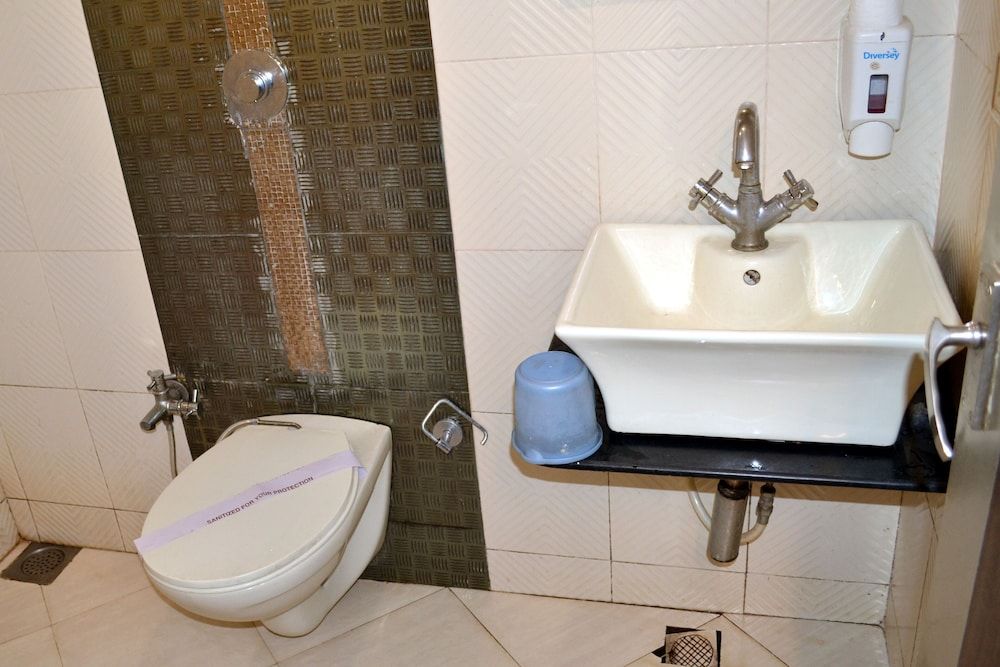 Hotel Swagat Deluxe Double Room 21