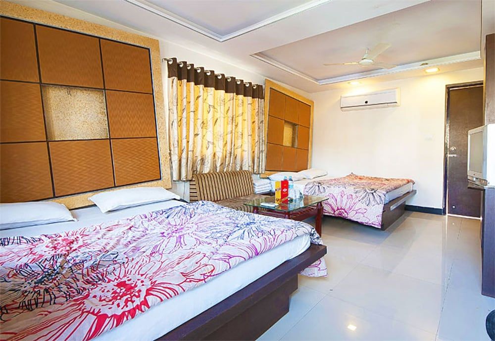 Hotel Swagat Deluxe Double Room 3