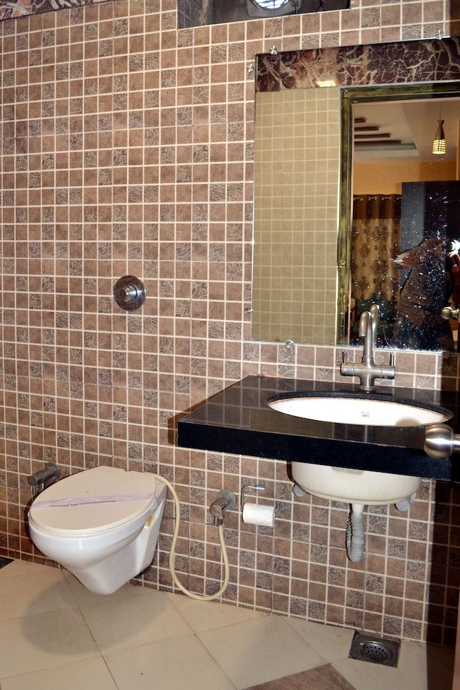 Hotel Swagat Deluxe Double Room 17