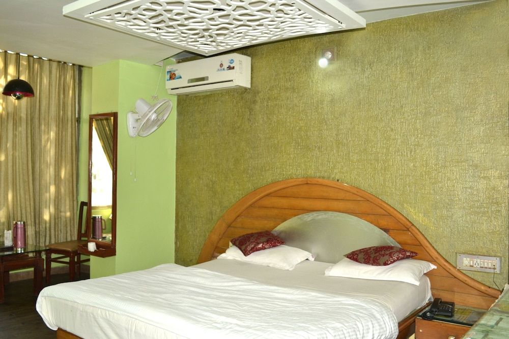 Hotel Swagat Deluxe Double Room 14