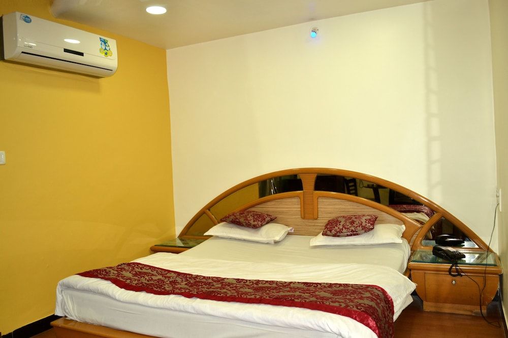 Hotel Swagat Deluxe Double Room 13