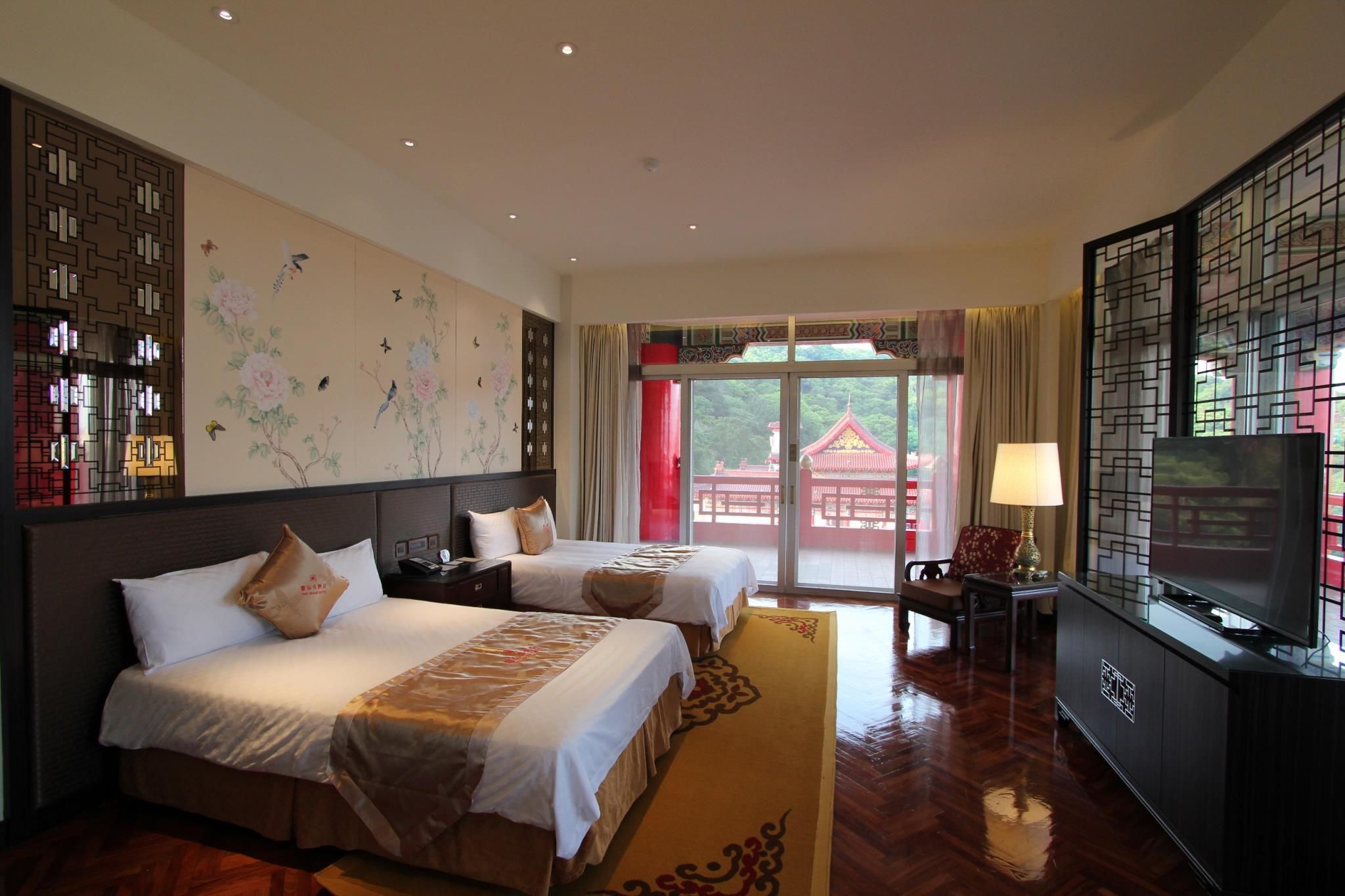 Corner Suite - Double Bed