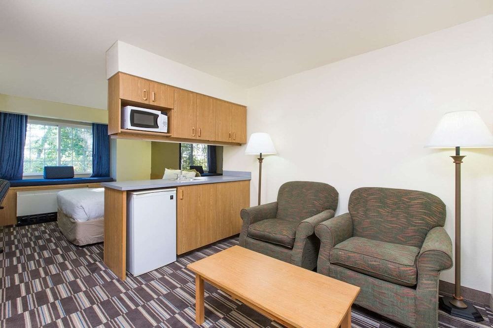 Junior Suite, 1 Queen Bed, Non Smoking