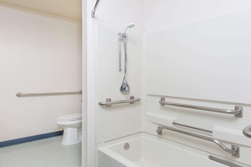 Junior Suite, 1 Queen Bed, Accessible, Non Smoking (Tub with Grab Bars)