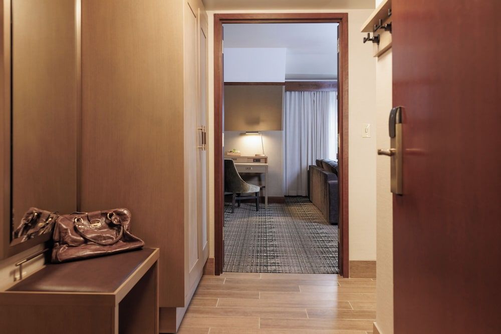 Alyeska Resort Black Diamond Floor, Executive Suite, 1 King Bed, Non Smoking, Business Lounge Access 9